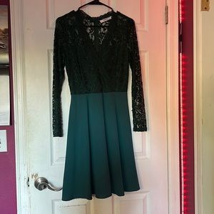 Small 
Green Floral Lace 
JustFab dress